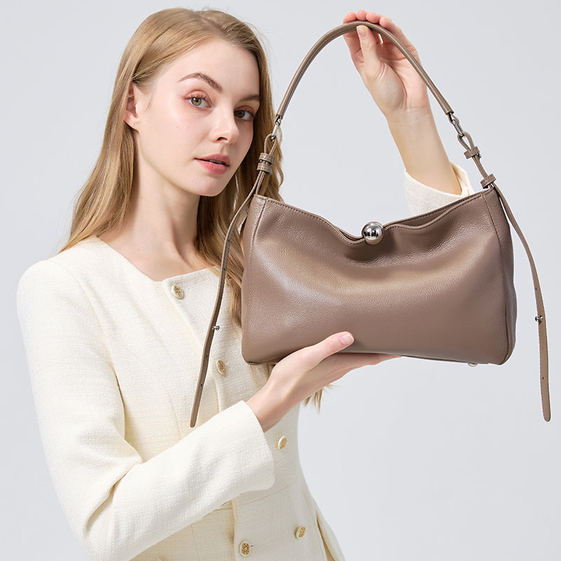 Timeless Leather Tote - Fiora