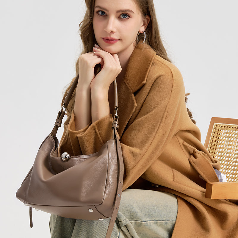 Timeless Leather Tote - Fiora