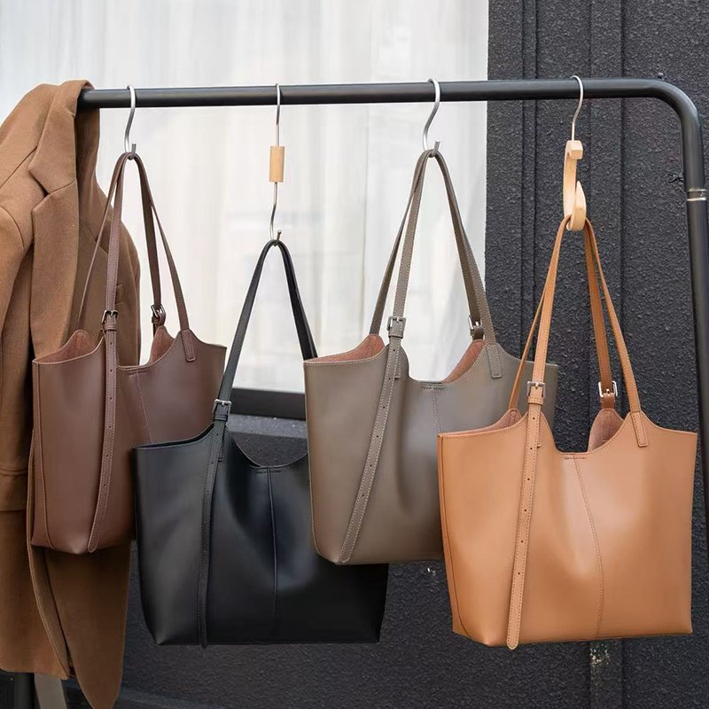 model of tote leather bag have 4 colors