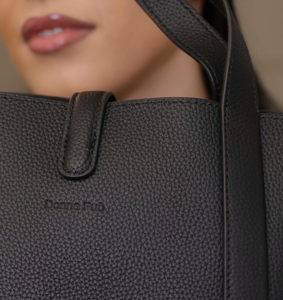 logo printed on handbag from brend donnapuo